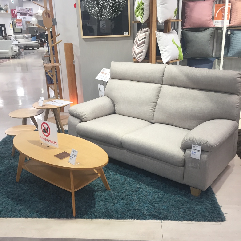 リビング売り場 おすすめ布ソファ