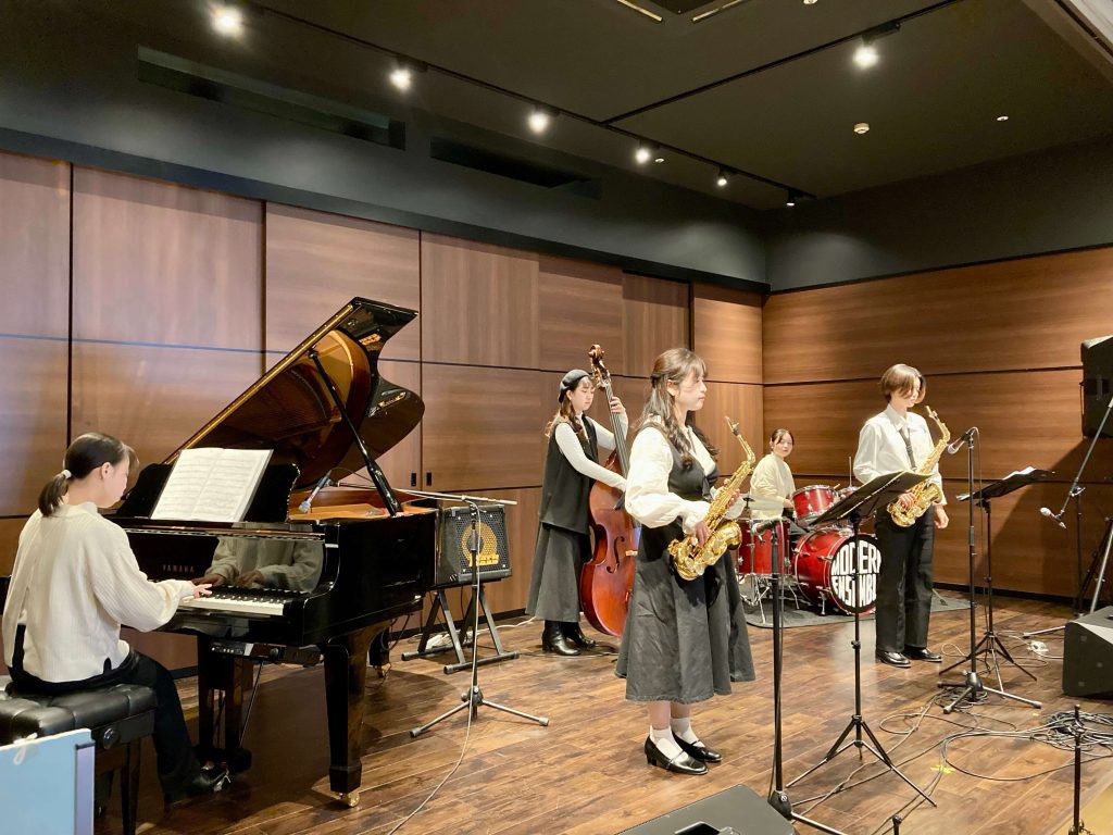 金城学院大学JAZZ モダンアンサンブルの皆さん