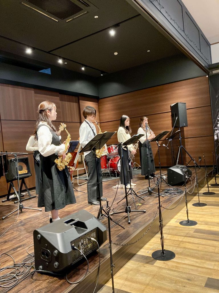 金城学院大学JAZZ モダンアンサンブルの皆さん