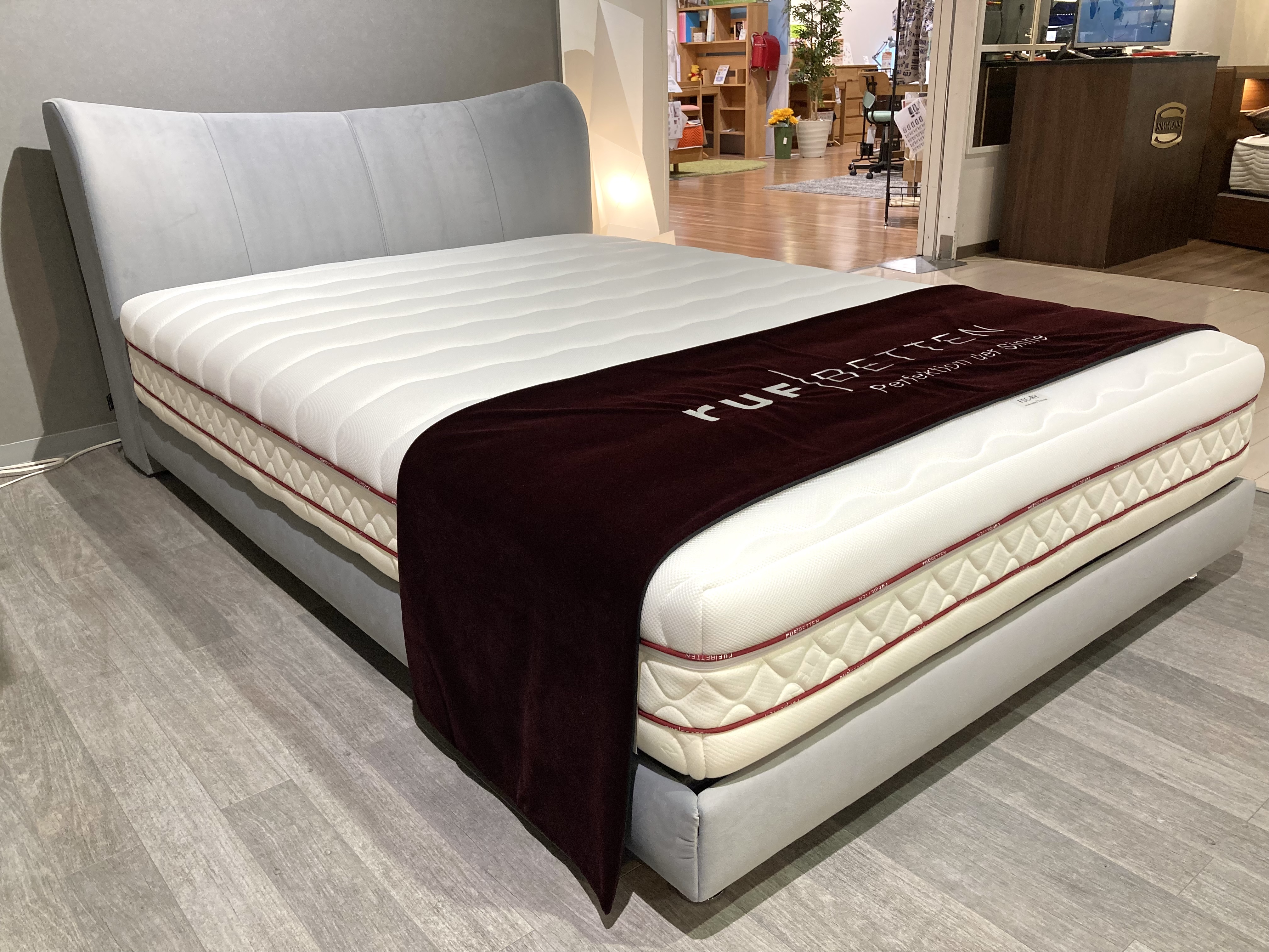 新品未使用品FIFI&ROMEOフィフィロメオ☆リバーシブルカフェマットドット柄 news