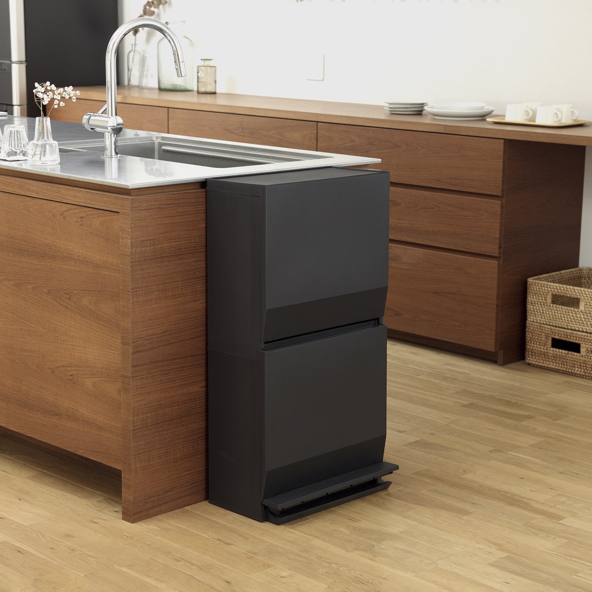 ファニチャードーム SOLOW ペダル式ゴミ箱