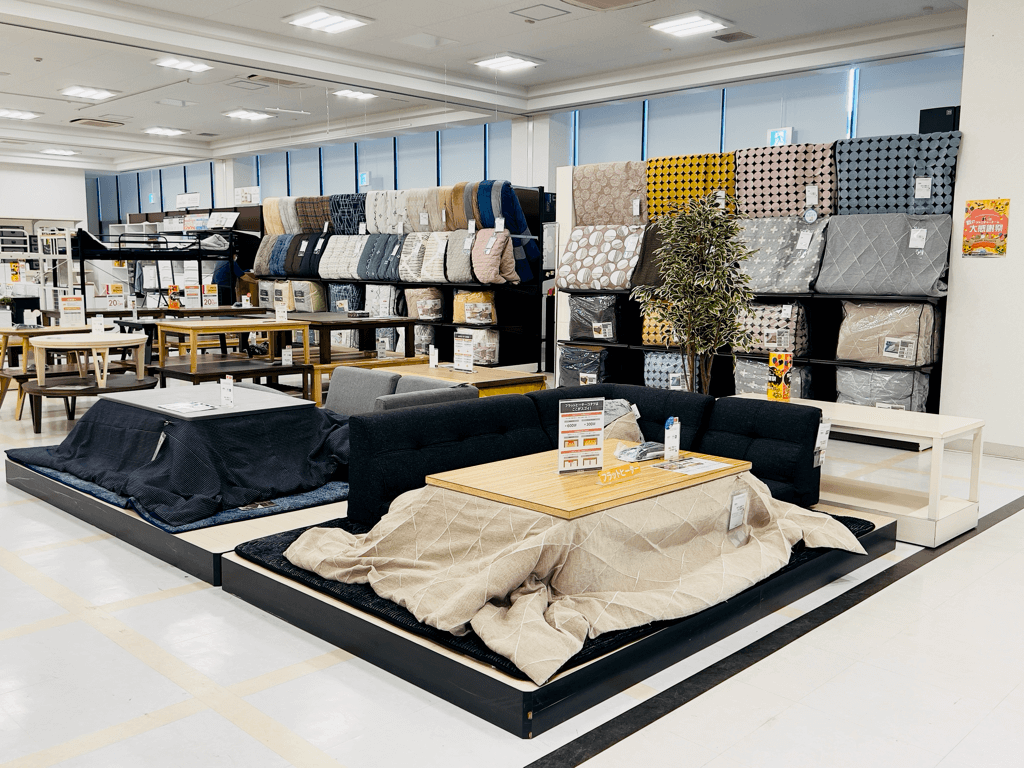 ファニチャードーム 本店こたつ売場