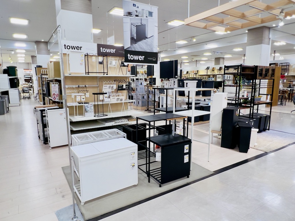 ファニチャードーム 本店 1階 ダストボックス