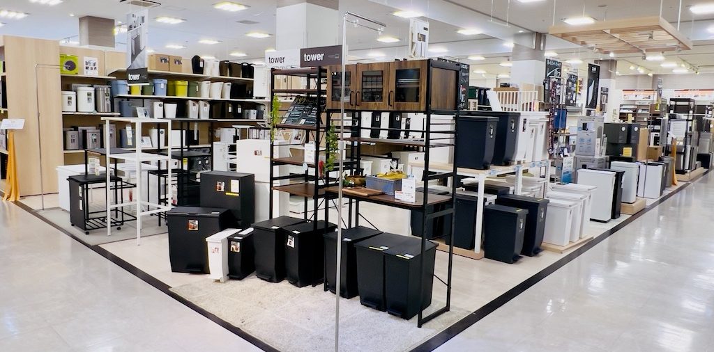 ファニチャードーム 本店 1階 ダストボックス