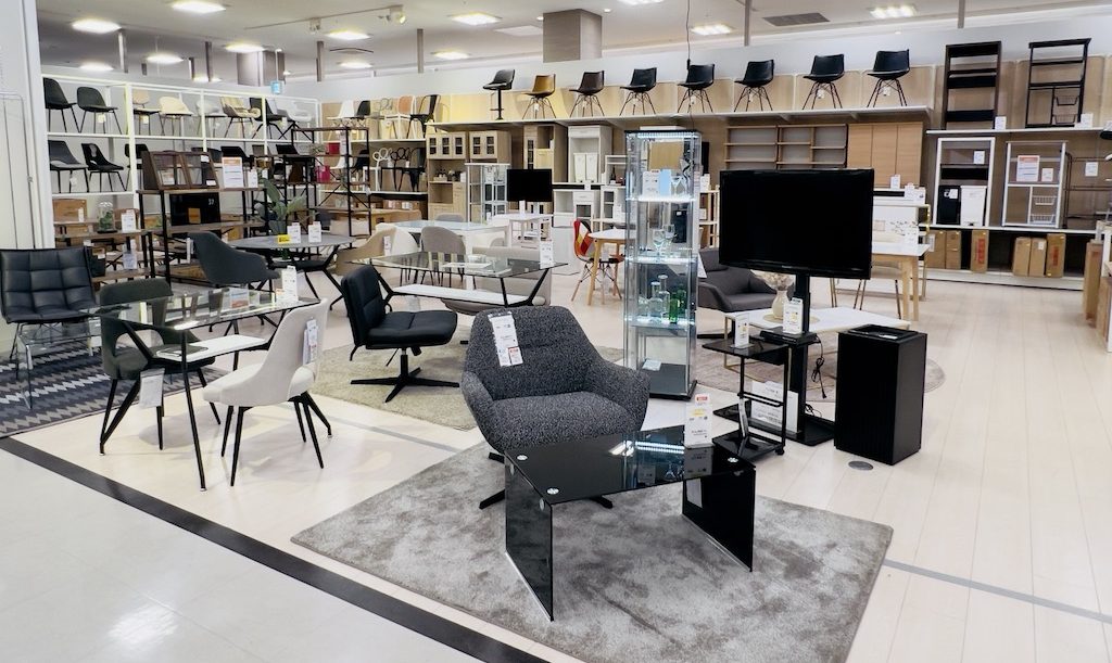 ファニチャードーム 本店 1階 組立家具