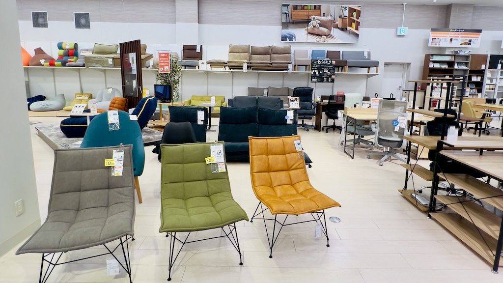 ファニチャードーム 本店 1階 ソファ フロアチェア