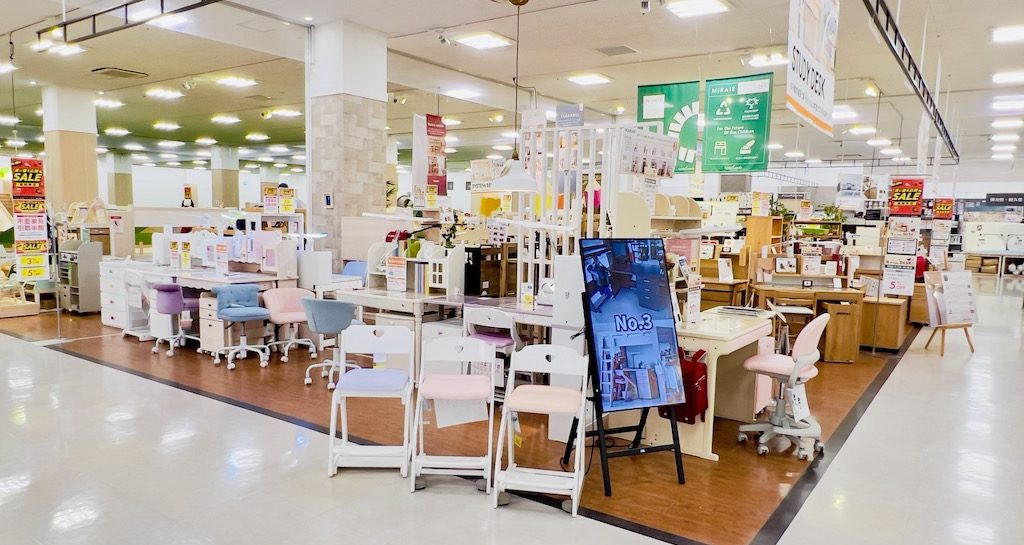 ファニチャードーム 本店 1階 子供家具 学習デスク