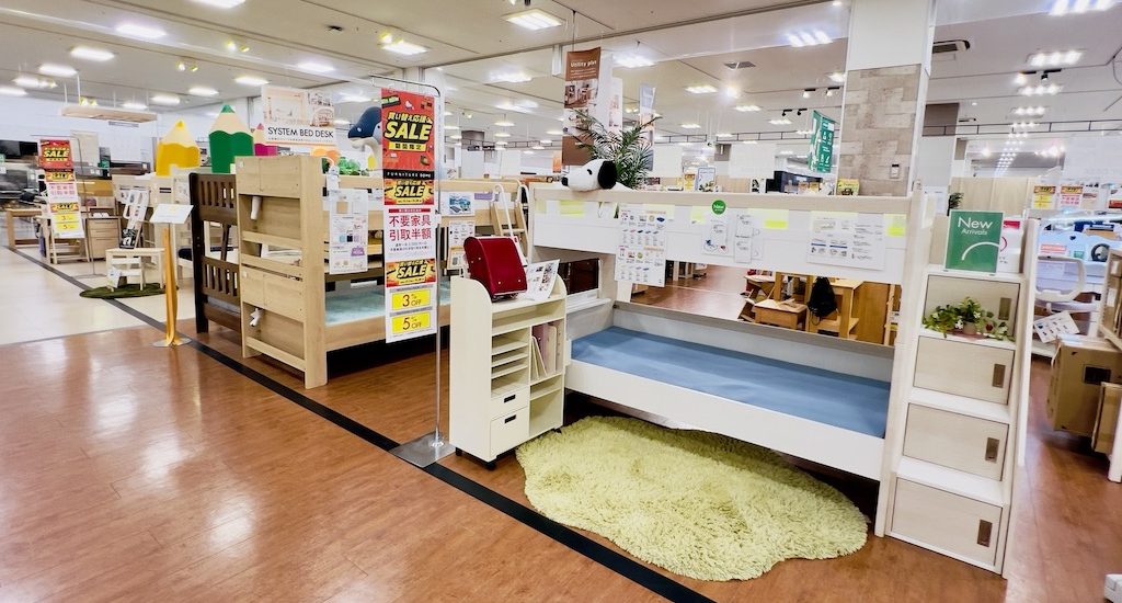 ファニチャードーム 本店 1階 子供家具 学習デスク