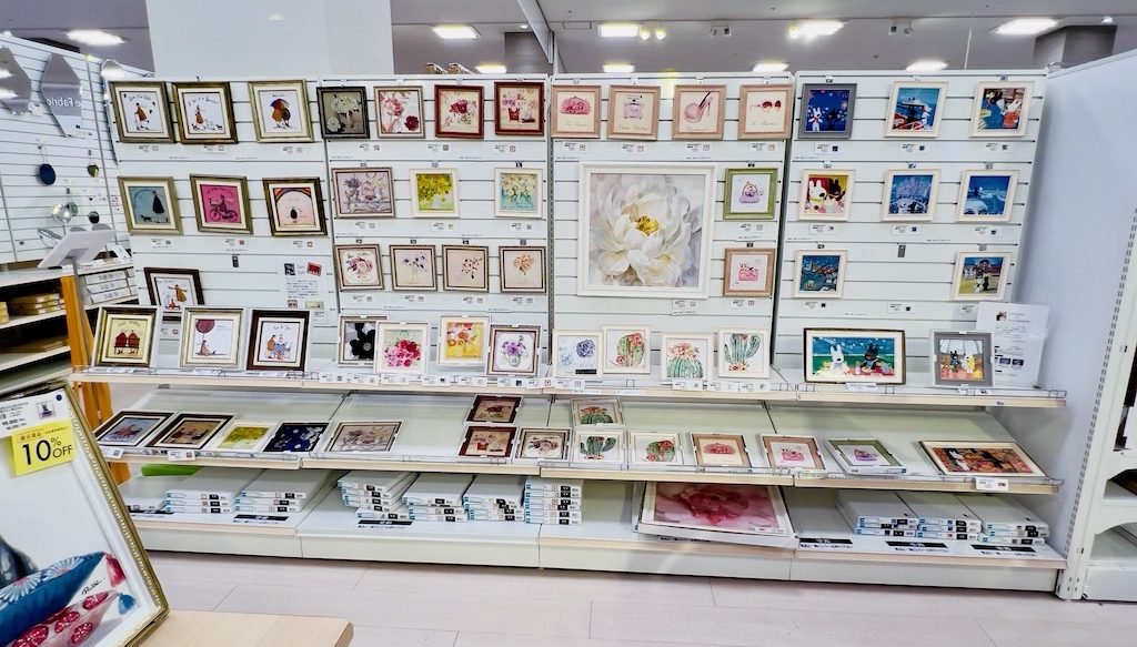 ファニチャードーム 本店 1階 アートパネル