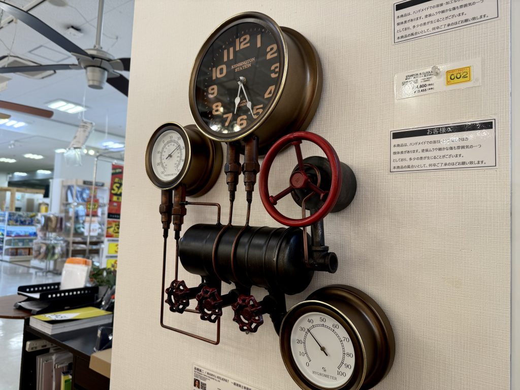 ファニチャードーム  スチームパンクがモチーフの時計