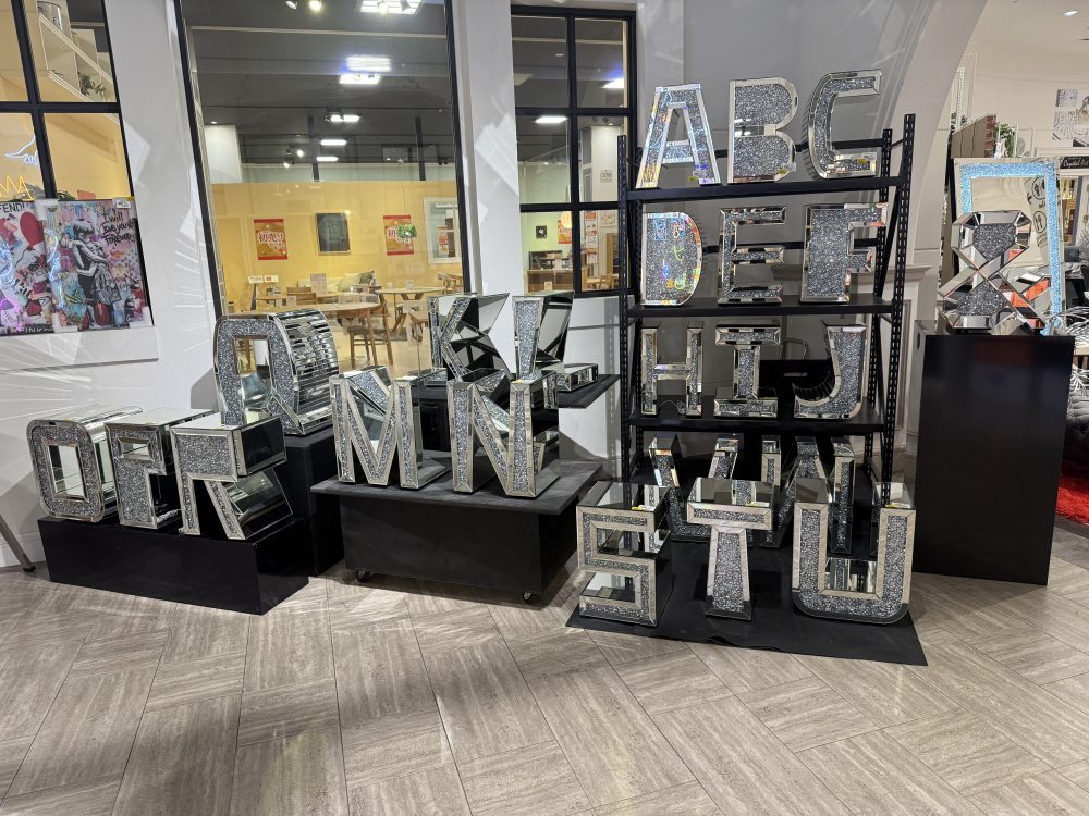 ファニチャードーム キラキラインテリア