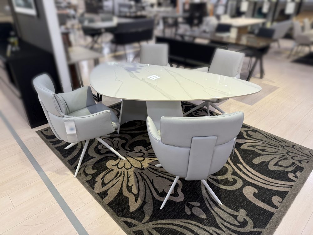 ダイニングテーブル  ペンタゴン