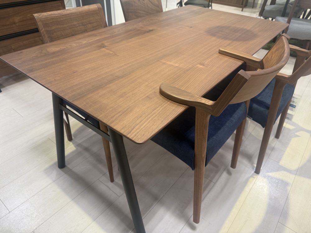 飛騨家具　ダイニングテーブル