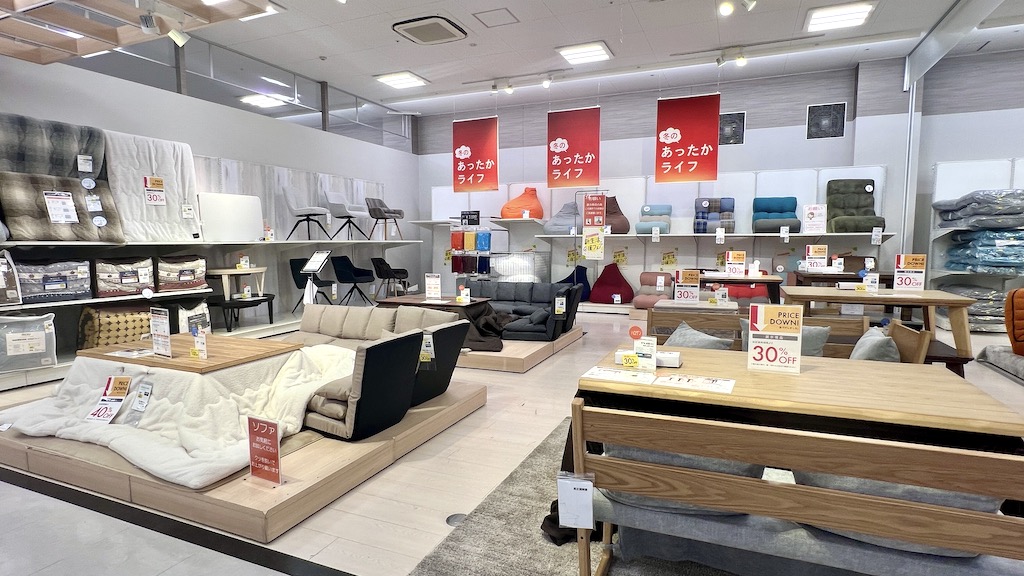 ファニチャードーム こたつ売場