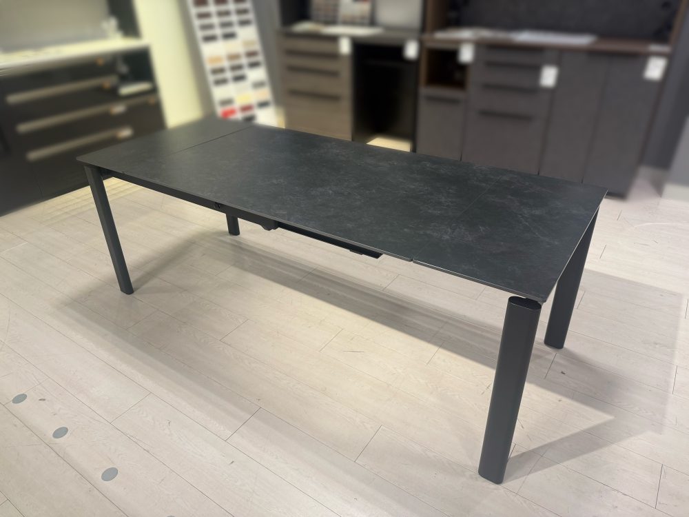 ボルテージ　ダイニングテーブル　伸長式