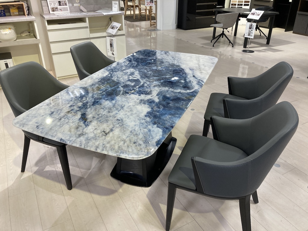 リバー　売り尽くし