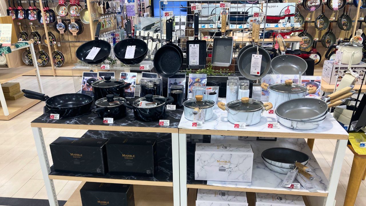 ダイニングキッチン、バストイレ 処分品