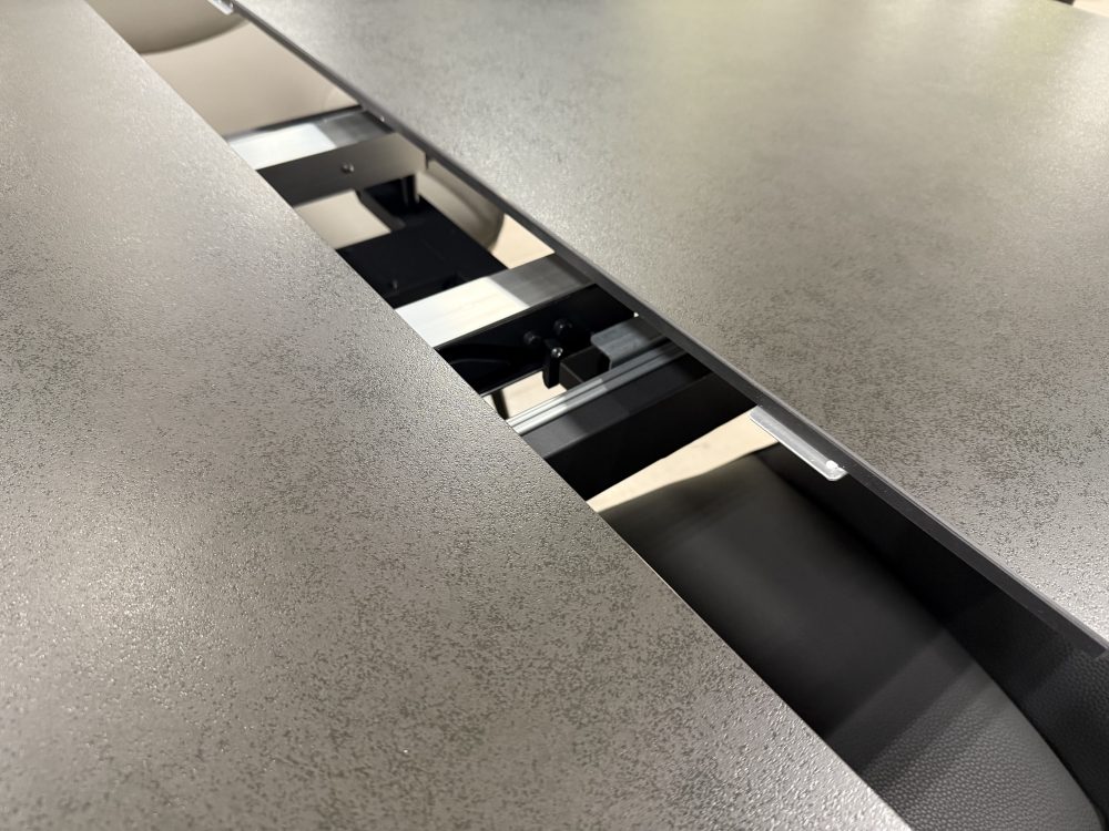 ダイニングテーブル　セラミック　伸長式