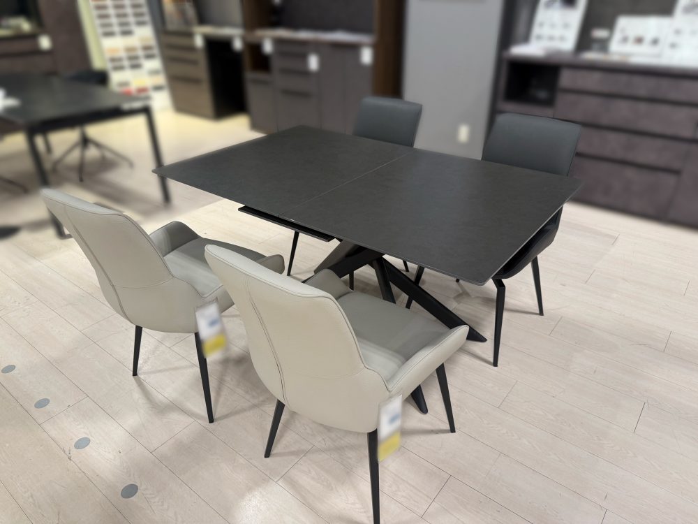 ダイニングテーブル　セラミック　伸長式