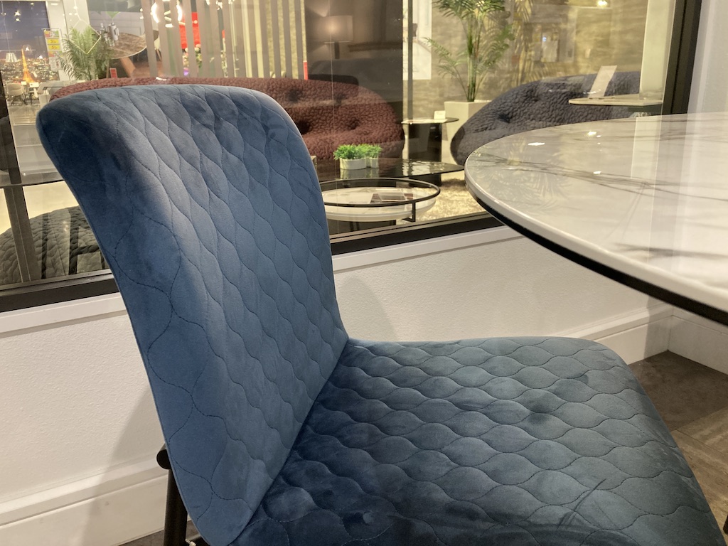 ｶﾘｶﾞﾘｽ  売り尽くし