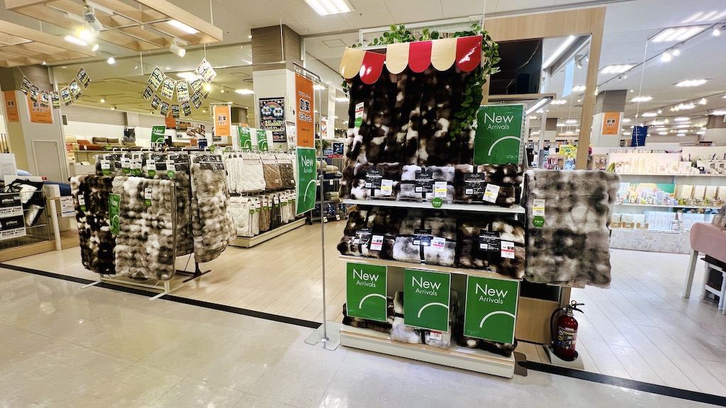 ファニチャードーム本店1階売場