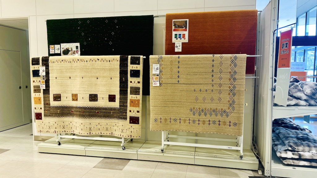 ファニチャードーム本店1階売場
